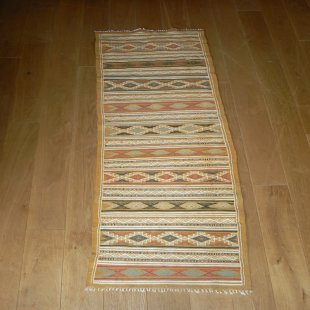 Hand knotted Margoum